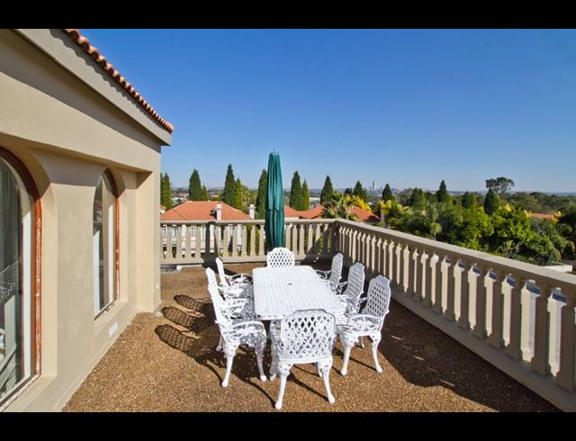 4 BEDROOM HOUSE FOR SALE IN KHYBER ROCK